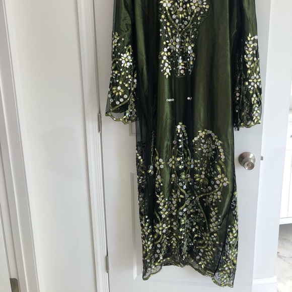 Beautiful green gem abaya - Picture 2 of 7